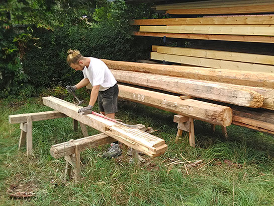 Ein Haufen altes Holz, viel Arbeit beim Bergen und Aufbereiten. Daraus soll noch was Vernünftiges werden?